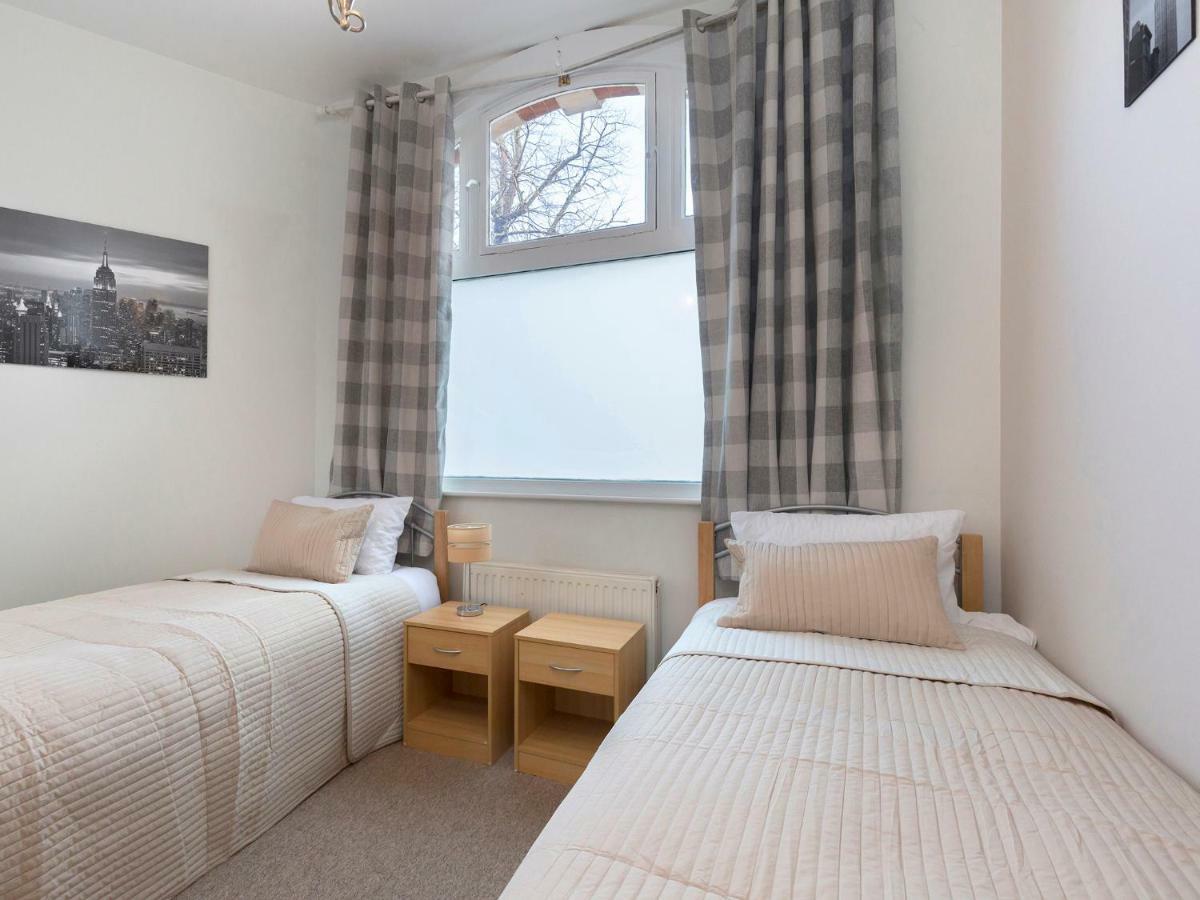 Ambrose Apartments Cheltenham Ngoại thất bức ảnh